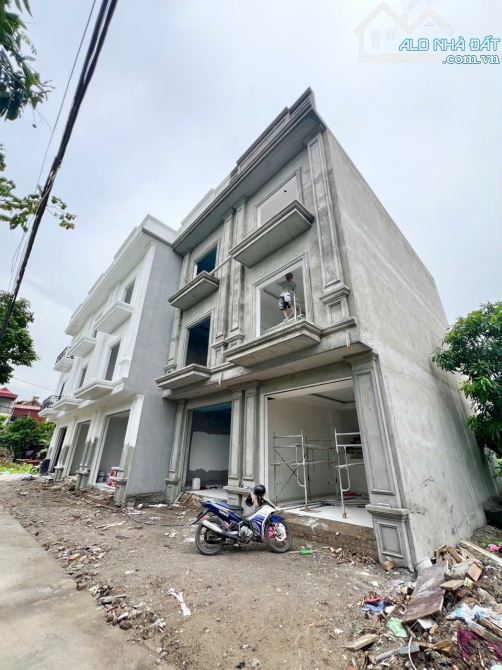 🏠 GIÁ CHỈ TỪ 2,7 TỶ – NHÀ 3 TẦNG MỚI TINH, SÂN CỔNG RIÊNG – CAM LỘ, HÙNG VƯƠNG, HỒNG BÀNG - 1