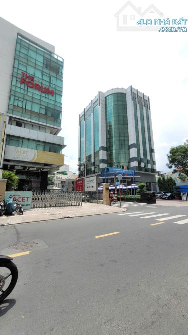 Bán khuôn đất lớn MT ngay Lê Văn Sỹ,P.3,Q.Tân Bình - DT: 1700m2(Được xây cao tầng) - 1