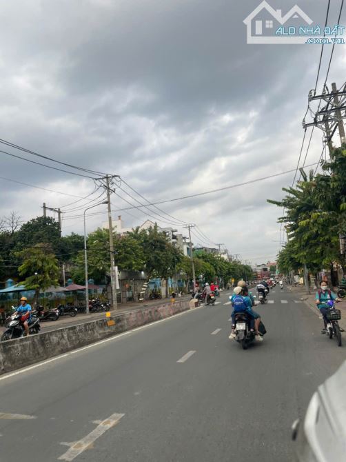 BÁN ĐẤT LỚN (28 x 89) giá 70 tỷ  2 MẶT TIỀN PHAN VĂN HỚN - 1