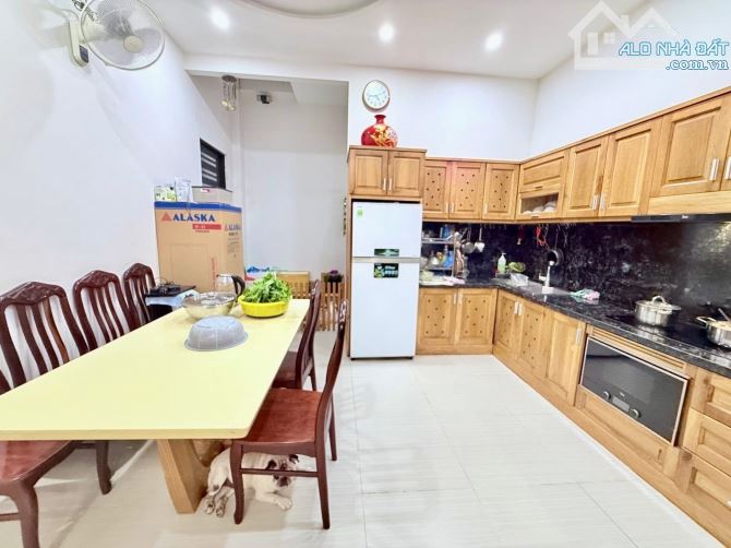 ? NHÀ 3 TẦNG BTCT – HẺM XE HƠI ĐỖ CỬA – NGAY CHỢ LÝ PHỤC MAN – 6.5 TỶ 🌹 - 1