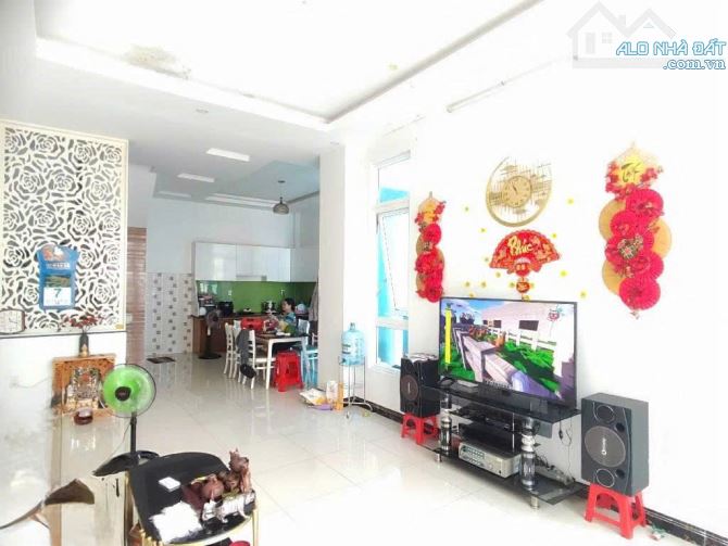 Nhà 4 tầng đường HÀ HUY GIÁP phường TX Q12 dt 68m2 (5,8mx12m) Đường 6m DÒNG TIỀN 10TR/TH - 1