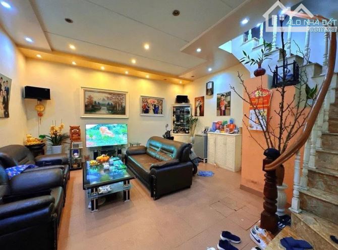 PHỐ KIM MÃ- CHỈ 9 TỶ- Ô TÔ ĐỖ CÁCH 10M- QUY HOẠCH RA MẶT PHỐ - 1