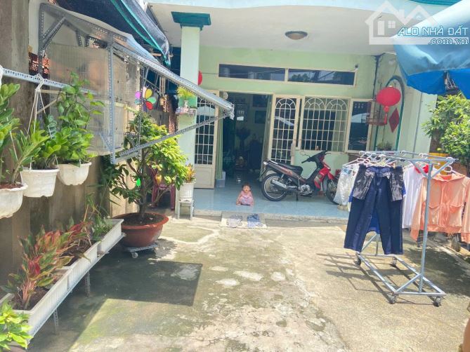 BÁN NHÀ MẶT TIỀN NGÔ QUYỀN – HIỆP PHÚ – DT 180M² – KINH DOANH TỐT - 1