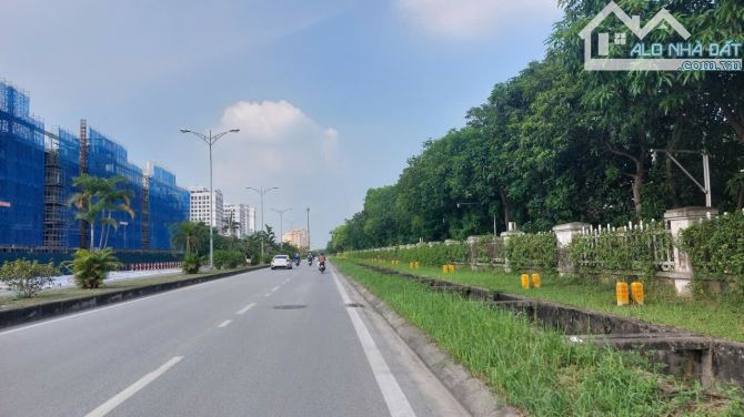 Bán nhà phố Giang Biên 40m2- 3 phòng ngủ- 7.5 tỷ, gần ô tô tránh, gần KĐT Việt Hưng - 1