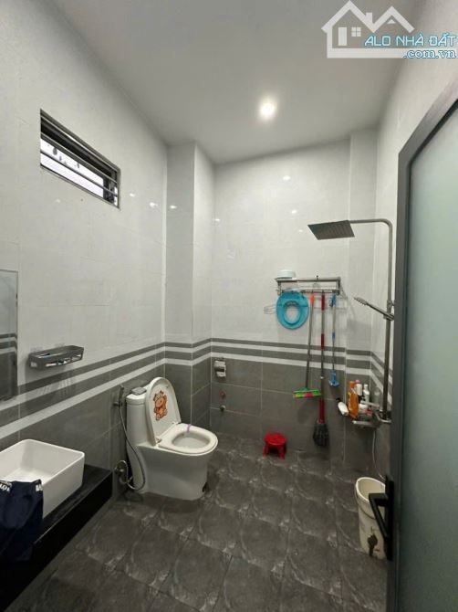 Bán Nhà 1 trệt 2 lầu DT: 4 x 19,5m, Sổ riêng 100% thổ cư, KP9 phường Tân Phong - 1