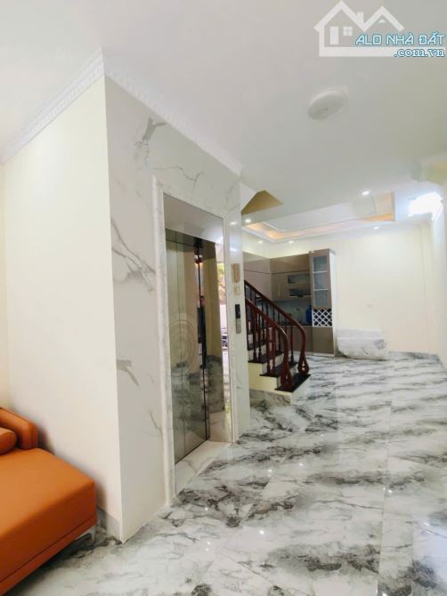 11,95 tỷ, 55m2, 5 tầng, thang máy nhập,hàng  xóm Timecity Minh Khai- HBT, ngõ ba gác tránh - 1