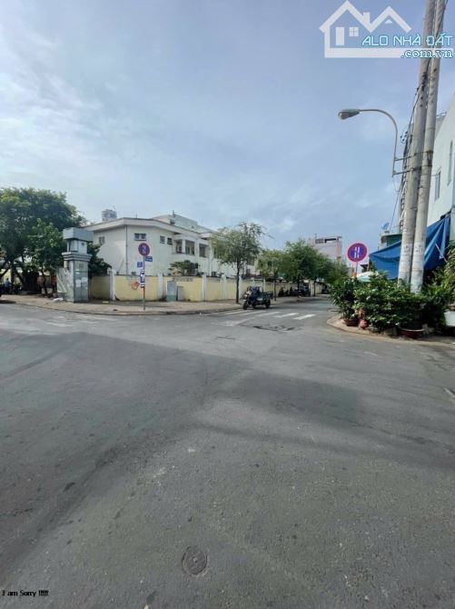 Mặt tiền nội bộ Cộng Hòa, P. 4, Quận Tân Bình. (8x20m) 5 tầng khu biệt lập nhà cao tầng, g - 1