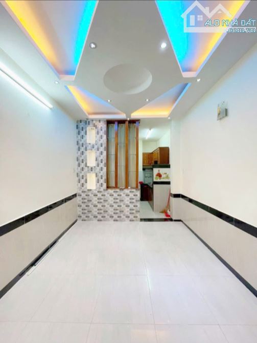 BÁN NHÀ QUẬN 4 KHU VIP 20 THƯỚC 4 TẤM ĐÚC GIÁP Q1 HẺM 4M THÔNG GIÁ 5 TỈ TL HÌNH THẬT - 1