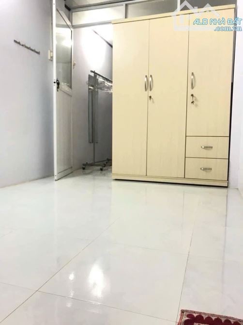 Cần bán gấp nhà cách mặt tiền đường Bà Hạt, Quận 10 - 1