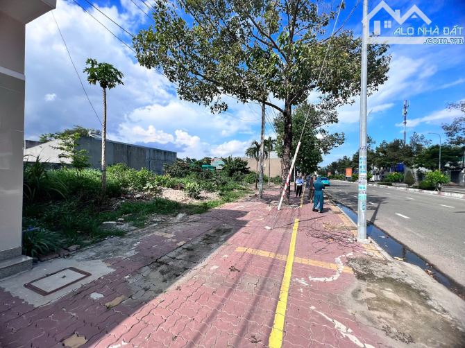 Bán Gấp Mặt tiền đường Lê Duẩn, trung tâm TX. Phú Mỹ. Ngang 10x16m. FULL THỔ CƯ - 1