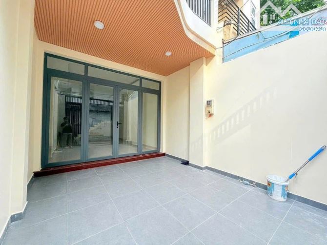 Hẻm xe hơi 5m thông . 4 tầng . 72m2 (4×18) 6pn. 7wc. Sổ hoàn công đủ . - 1