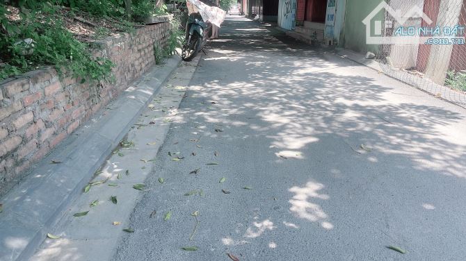Thôn Bầu -Thiên Lộc-Hà Nội 80/95m -5,2 tỷ . Ngõ thông ô tô 7c vào đất - 1