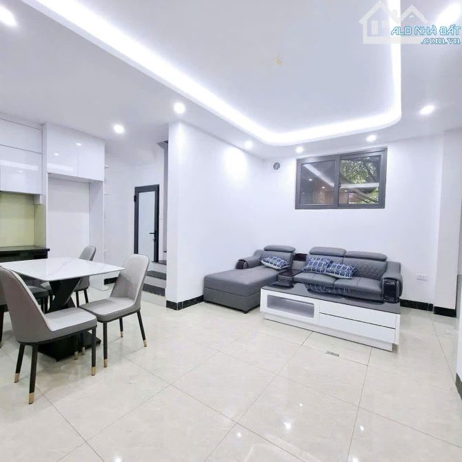 Chỉ 8.2 Tỷ - 38m, 5 Tầng - Gần Phố - Full Nội Thất - Tô Vĩnh Diện, Thanh Xuân. - 1