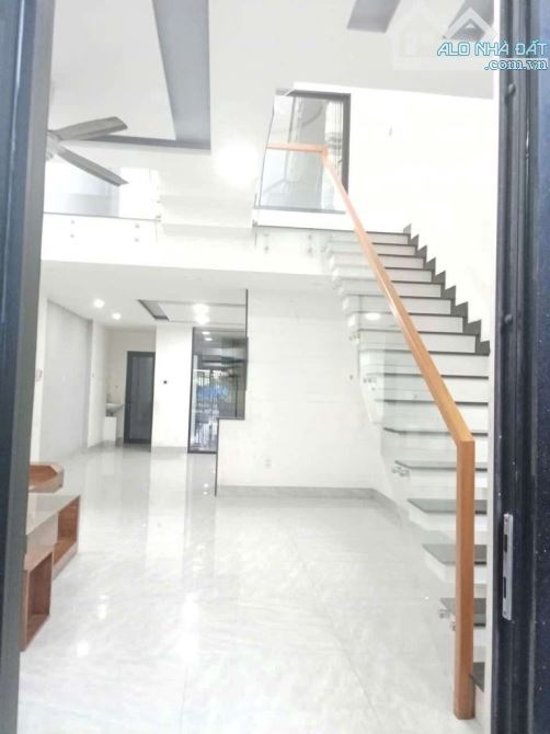 🏡 BÁN NHÀ 3 TẦNG – ĐƯỜNG LÊ VĂN HIẾN – NGŨ HÀNH SƠN – ĐÀ NẴNG 📍 Vị trí đẹp – Nhà rộng - 1