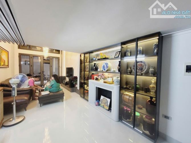 Ô TÔ 7 CHỖ VÀO NHÀ- NGÕ THÔNG TỨ TUNG- PHỐ VIP- NỞ HẬU- FULL NỘI THẤT- Ở SƯỚNG- 38m, 5T, - 1