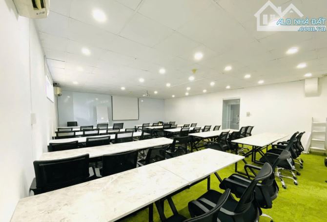Cho thuê toà nhà số 133 135 Phan Văn Hớn Q.12 - 1