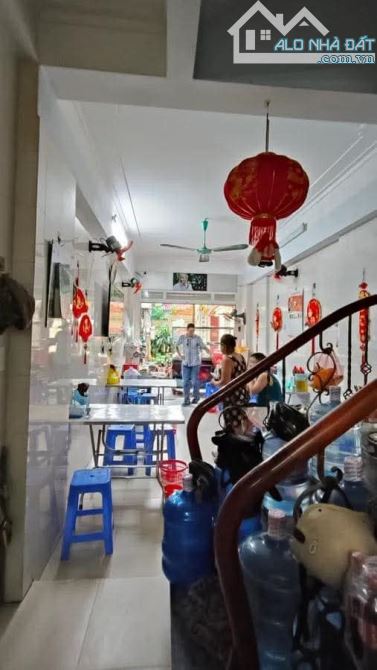 BÁN GẤP 11 TỶ NHÀ 4T GIÁP NHẤT, GẦN NGÃ TƯ SỞ, OTO TRÁNH, TIỆN ÍCH BẠT NGÀN, KD ĐỈNH - 1