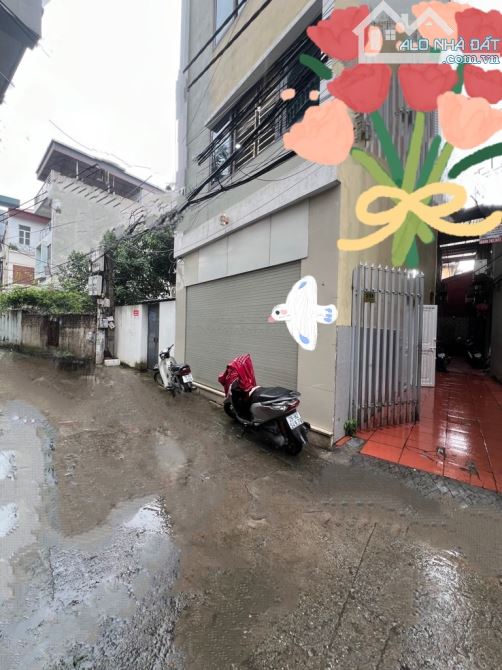 LÔ GÓC - MỚI KEENG -THANG MÁY ÔTÔ VÀO NHÀ GIÁ RẺ - 1