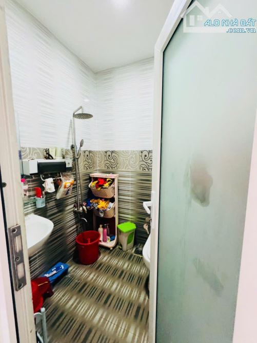 KÈO THƠM HẼM 🛺 1 SẸC KHU ĐƯỜNG SỐ 4 TẦNG ĐÚC- NỞ HẬU HƠN 4M DÀI 10 MÉT - 13