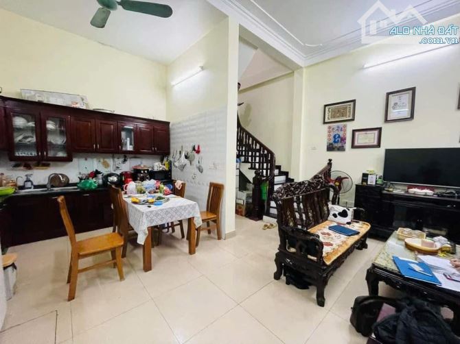 Cần cho thuê nhà riêng ngõ 260 Cầu Giấy,P. Quan Hoa, Q. Cầu Giấy, Hà nội. DT 45m 4 tầng, - 2