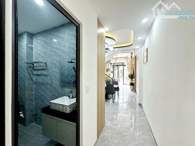 💥💥💥 SIÊU PHẨM 3 tầng mới Keng full nội thất xịn - Nguyễn Chánh - sát biển gần trường - 2
