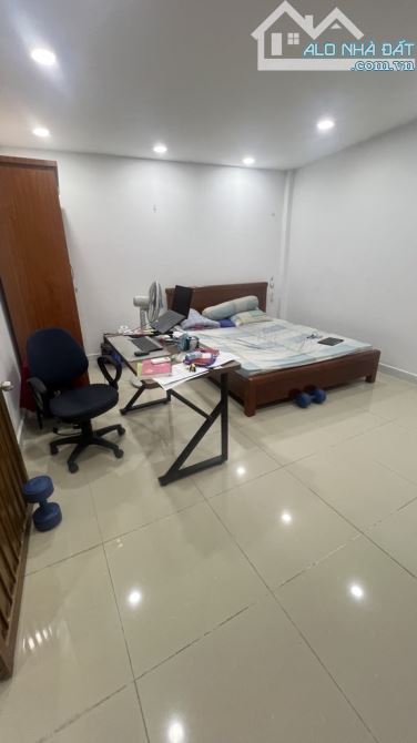BÁN NHÀ GẦN CHỢ BÙI QUAN LÀ  - GÒ VẤP, 65TR/M2- NGANG 4MX17M - GIÁ NHĨNH 4 TỶ - 2