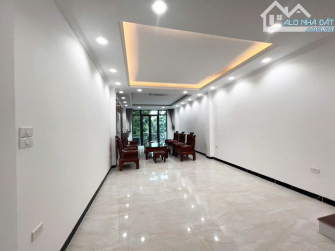 Bán nhà Ngọc Hồi gần BX Nước Ngầm 50m 6 tầng Vỉa hè Xe ben tránh - 2