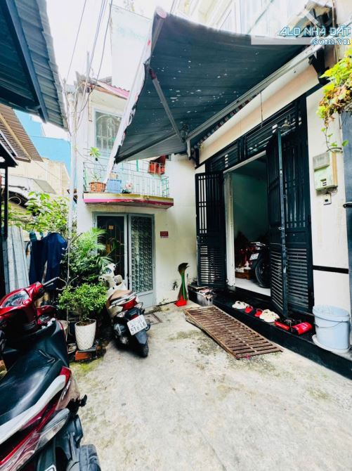 KÈO THƠM HẼM 🛺 1 SẸC KHU ĐƯỜNG SỐ 4 TẦNG ĐÚC- NỞ HẬU HƠN 4M DÀI 10 MÉT - 2