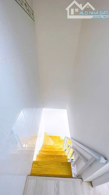 Nhà 2 tầng, không LG, không QH, SHR, Tôn đản, 1,64 tỉ. - 2