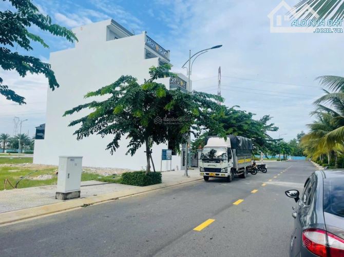 Chủ bán gấp lô 1ty3 đất ngay SB Lòng Thành, Sổ sẵn bao thuế phí - 2