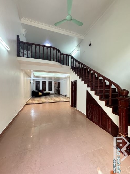 Cầu Giấy - 01 nhà ra Phố - Hàng xóm STARLAKE - ÔTÔ, KINH DOANH - 81m x 5 TẦNG - 2
