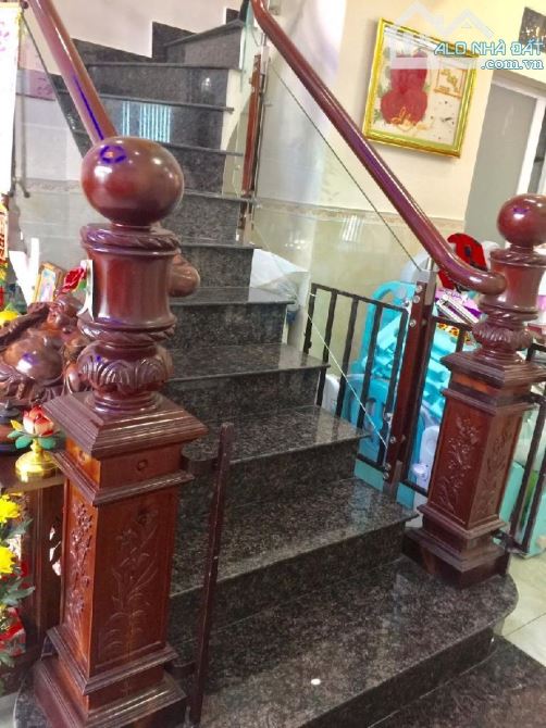 266m2 sử dụng bán nhà 3 tầng hẻm xe hơi 1 đời chủ ở đường Đông Hưng Thuận Quận 12 SHR - 2