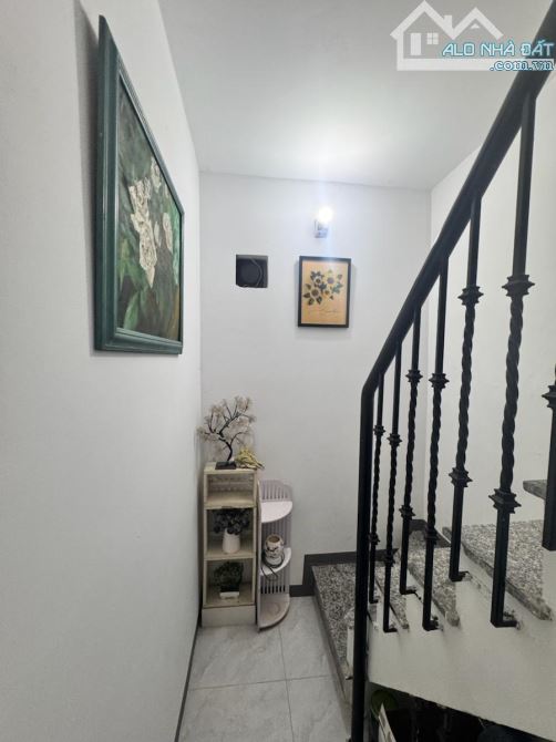 Nhà Đẹp Phố Hào Nam- 3 Tầng 2 Phòng Ngủ  full Công Năng - 2
