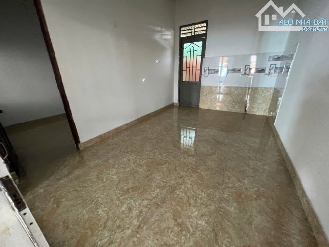 Bán nhà hẻm Y Nuê gần chợ đường bê tông - 2