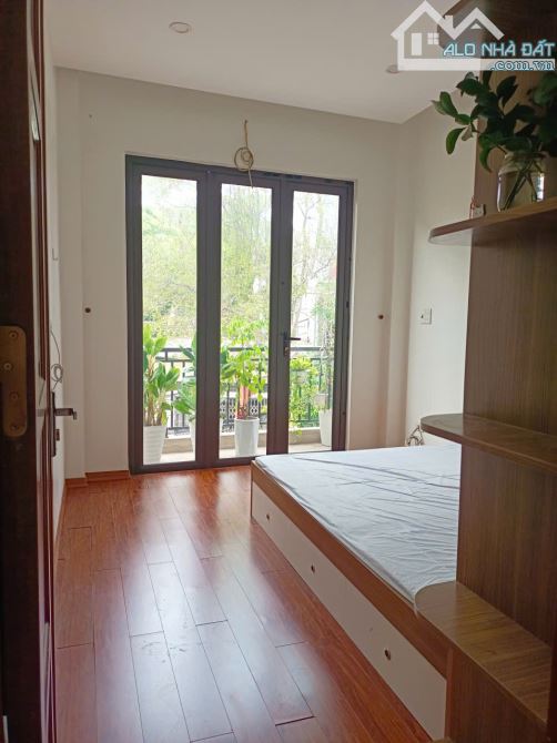 CC CHUYỂN đi tỉnh khác cần bán nhà dẫn xây 3 tầng mới , oto đậu đỗ trước cửa nhà ngày - 2