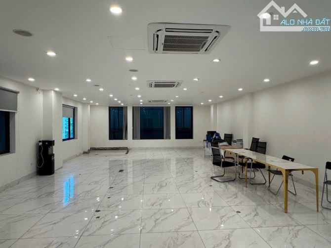 SIÊU PHẨM MẶT PHỐ CẦU GIẤY 88 TỶ 120m 10 TẦNG MT 10m THÔNG SÀN THANG MÁY KD DÒNG TIỀN - 2