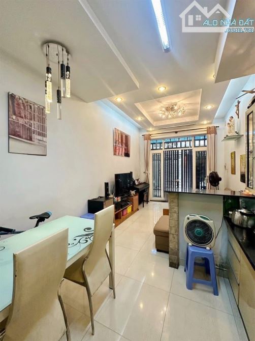 Nhà 72m2 - 3 tầng - Hậu Giang P11 Q6 gần Chợ Bình Tây, xe hơi đến cửa. Giá 4.15 tỷ - 2