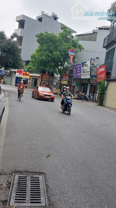 Phố Trường Lâm Nhà dân xây 35m2- 5 tầng- 10 tỷ hơn, gara ô tô, gần mặt phố - 2