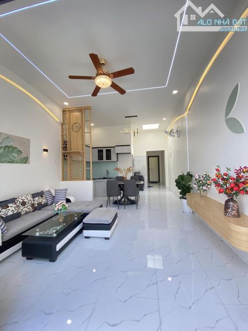 CCG bán gấp nhà cấp 4, SHR, 100,5m2, Xã Tân Thạnh Đông, chỉ 1 tỷ 200. - 2