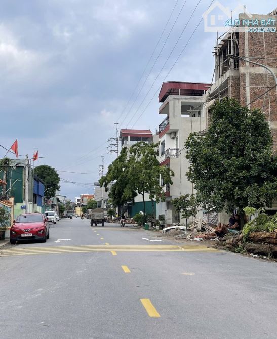 Bán đất đấu giá Đông La, 85m2, lô góc 2 mặt phố chính, vỉa hè rộng, kinh doanh đẳng cấp - 2