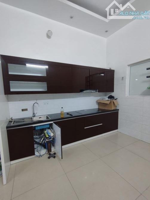Mô tả:  💥 Nguyễn Ngọc Nại 42m -5 Tầng  - KCBT - LÔ 2 MẶT THOÁNG - VF3 Vào Nhà Mô tả: -giá - 2