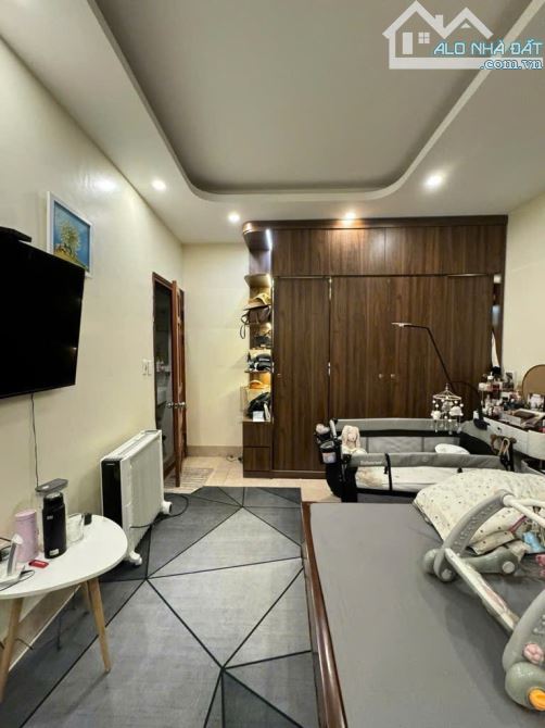 BÁN NHÀ ĐỐNG ĐA - 33M * 5 TẦNG - NHÀ DÂN XÂY - CHỈ 7.1 TỶ ????? - 2
