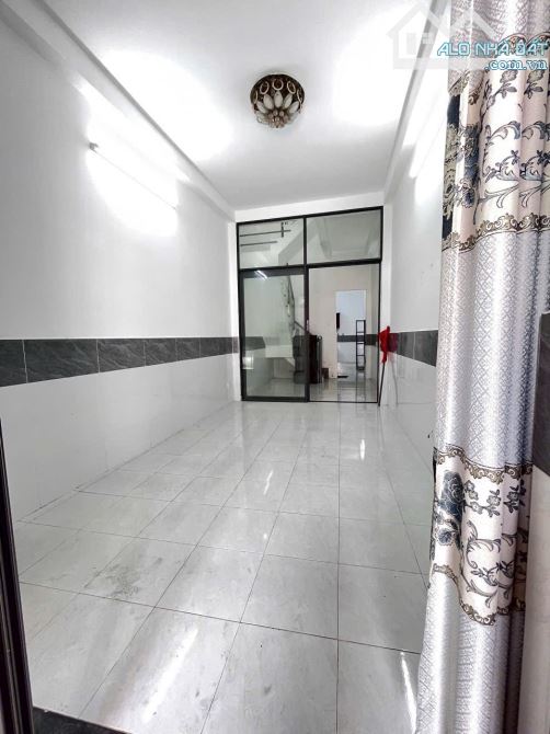 Nhà đẹp hxh Bùi Minh Trực hơn (50m2) 2PN, gần mặt tiền hẻm thông - 2