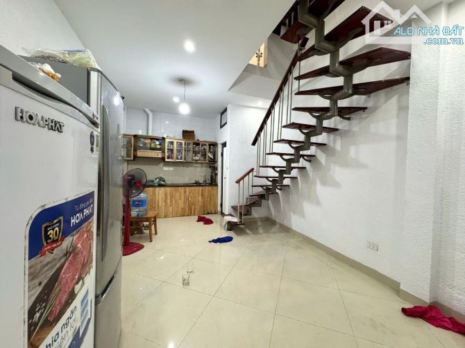 Bán nhà riêng 27m 4 tầng 5 ngủ phố vũ tông Phan Hà Nội giá 3.2tỷ - 2