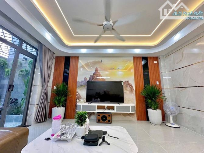 Nhà mới ở ngay 5 tầng, Thang máy nhập khẩu, 62m2,hẻm xe hơi, Huỳnh Tấn Phát, Bình Thuận Q7 - 2