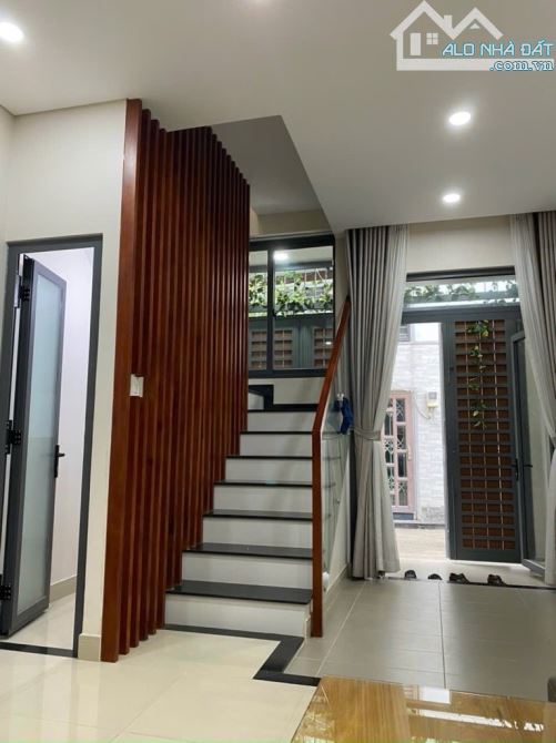 NHÀ HẺM XE HƠI SÁT MẶT TIỀN, 3 TẦNG GẦN VINCOM PLAZA THỦ ĐỨC 4X14 CHỈ 9,6 TỶ. - 2
