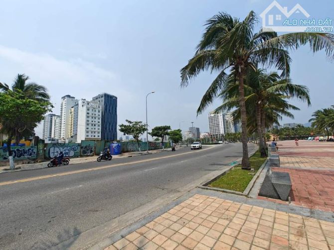 2 MẶT TIỀN VÕ NGUYÊN GIÁP VÀ LÂM HOÀNH, GẦN SÁT GÓC VÕ VĂN KIỆT - 2