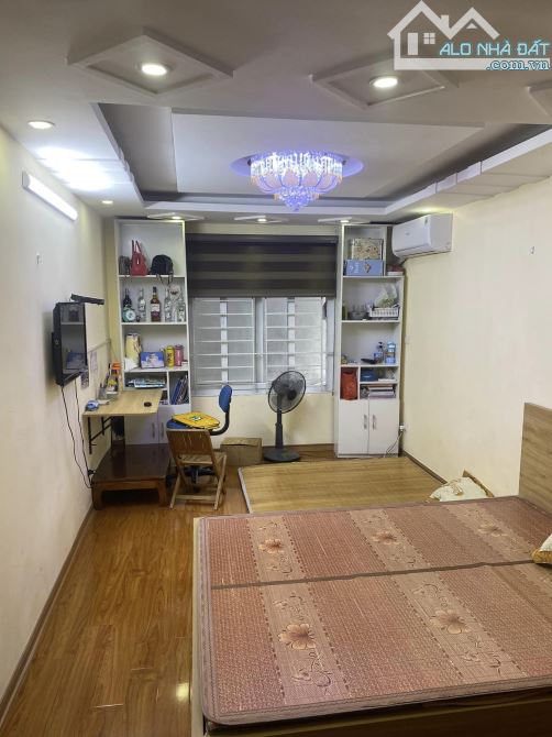 HƠN 4.5 TỶ NHÀ ĐẸP VỊ TRÍ ĐẮC ĐỊA – TẢ THANH OAI – Ô TÔ ĐỖ CỬA 35m², thiết kế hiện đại, - 2
