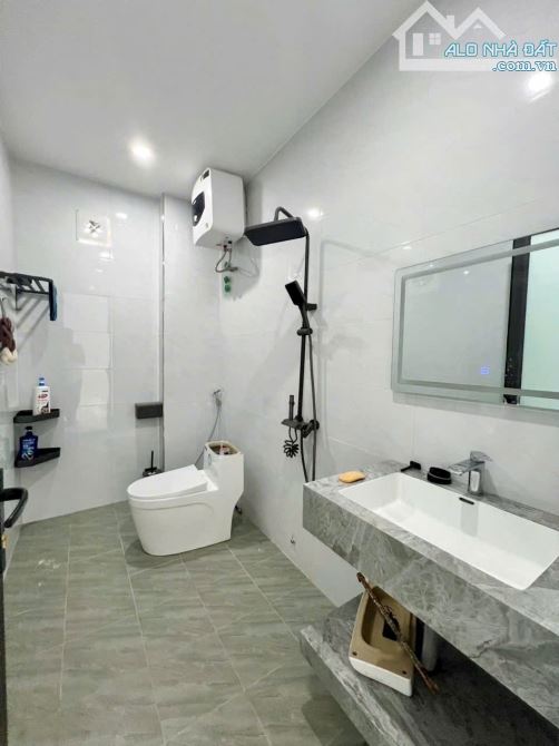 🏠 GIÁ CHỈ TỪ 2,7 TỶ – NHÀ 3 TẦNG MỚI TINH, SÂN CỔNG RIÊNG – CAM LỘ, HÙNG VƯƠNG, HỒNG BÀNG - 2