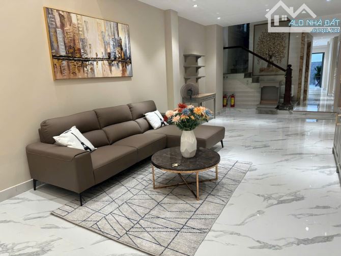 Bán nhà MTKD đường Nguyễn Chí Thanh , p12 , Q5 , 4 x 21m , 3 lầu , 32 tỷ - 2